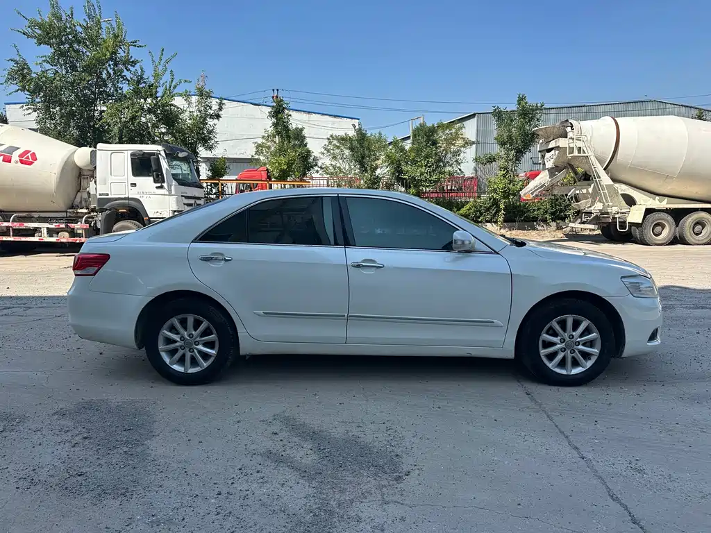 Toyota Camry — миниатюра 4
