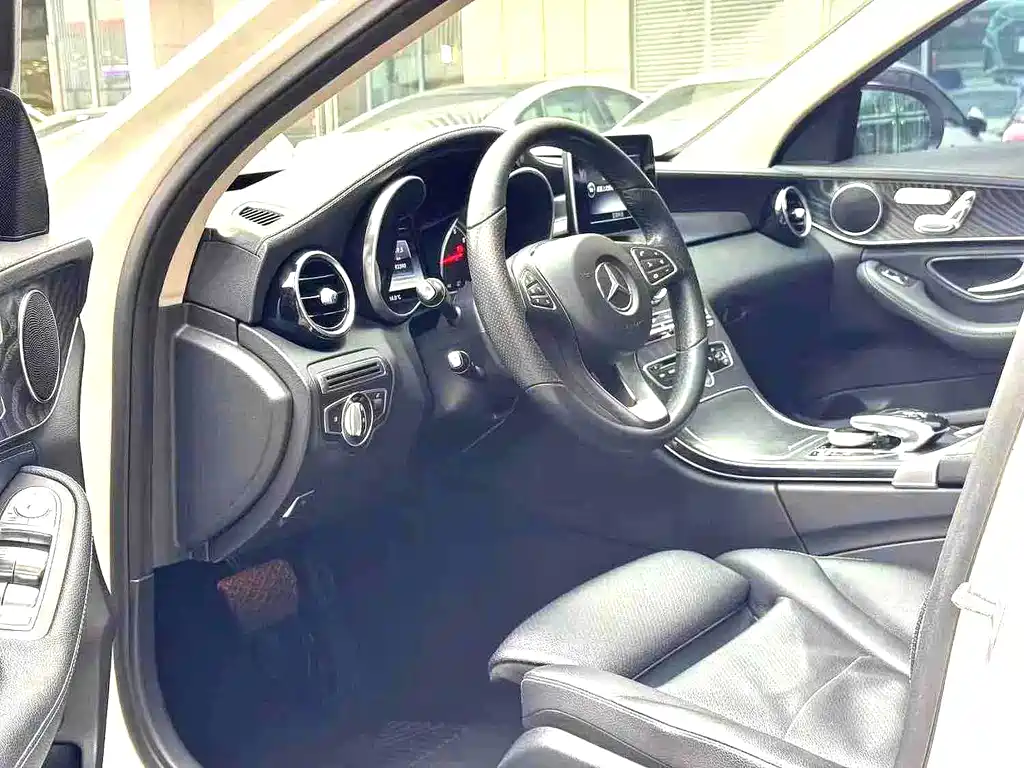 Mercedes-Benz C-Class — миниатюра 4