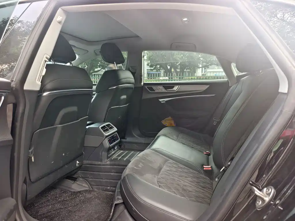 Audi A7L — миниатюра 8