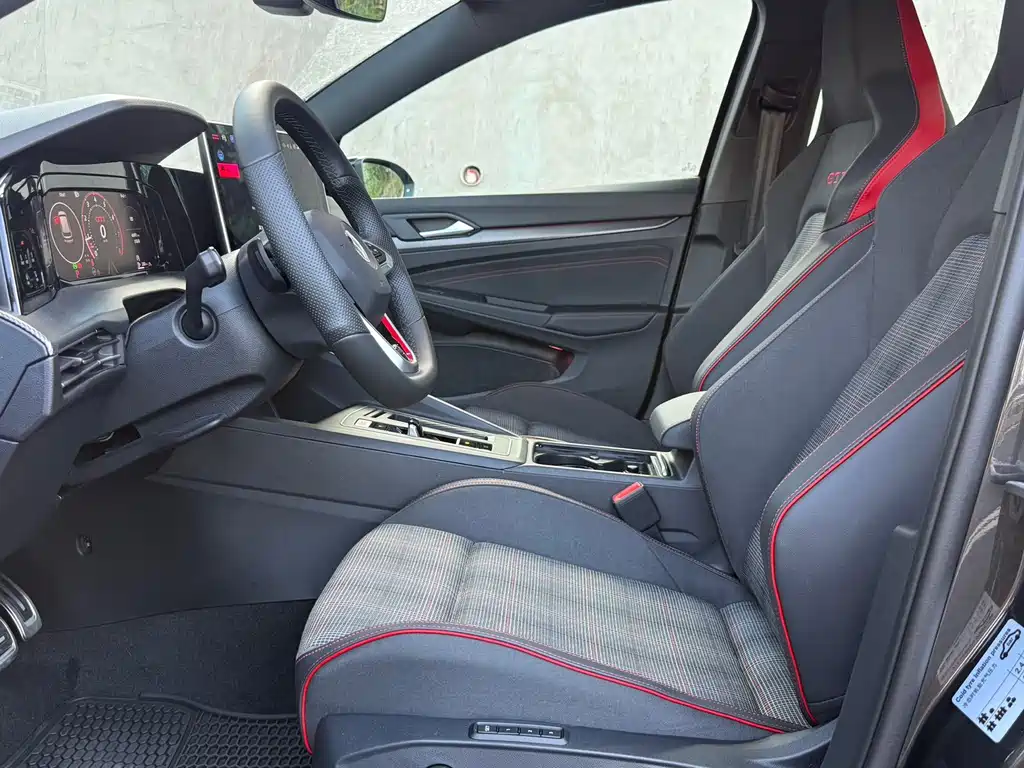 Volkswagen Golf GTI — миниатюра 6