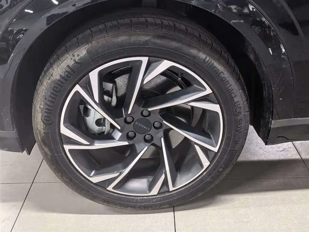 Lynk & Co 09 EM-P 2021 2.0T PHEV Halo мест