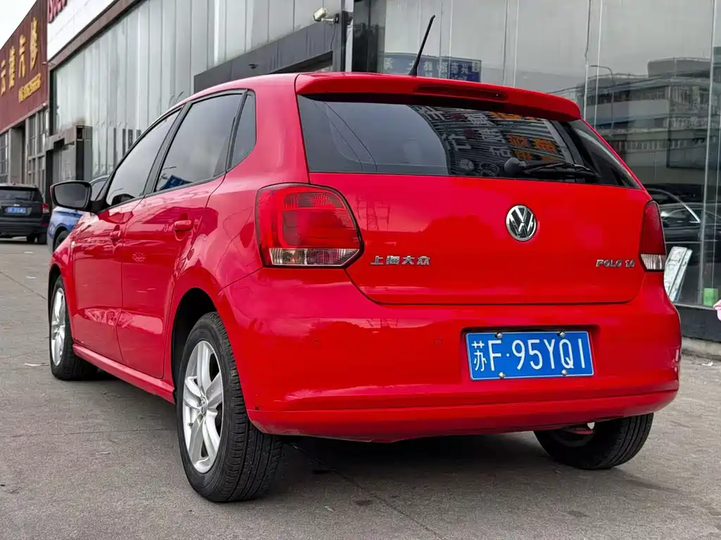 Volkswagen Polo 2011 1.6L AT