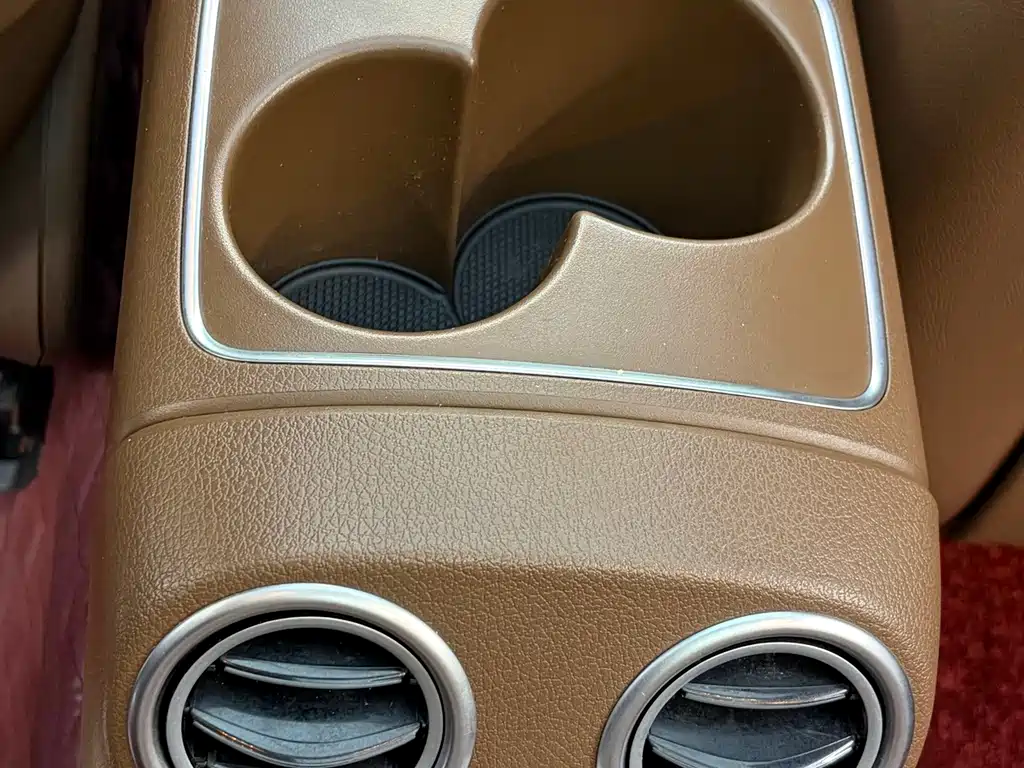 Mercedes-Benz E-Class — миниатюра 4