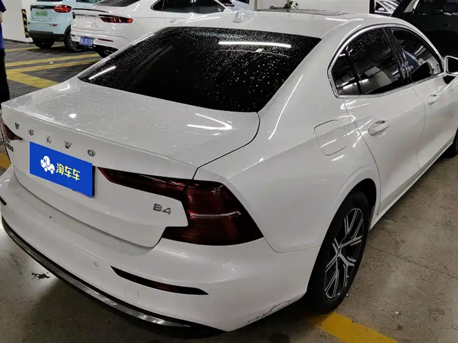 Volvo S60 2026 B4 Luxury