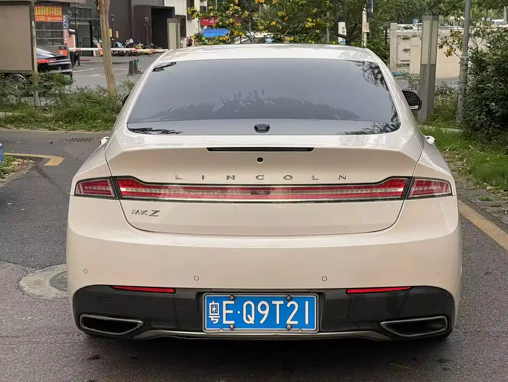 Lincoln MKZ — миниатюра 3
