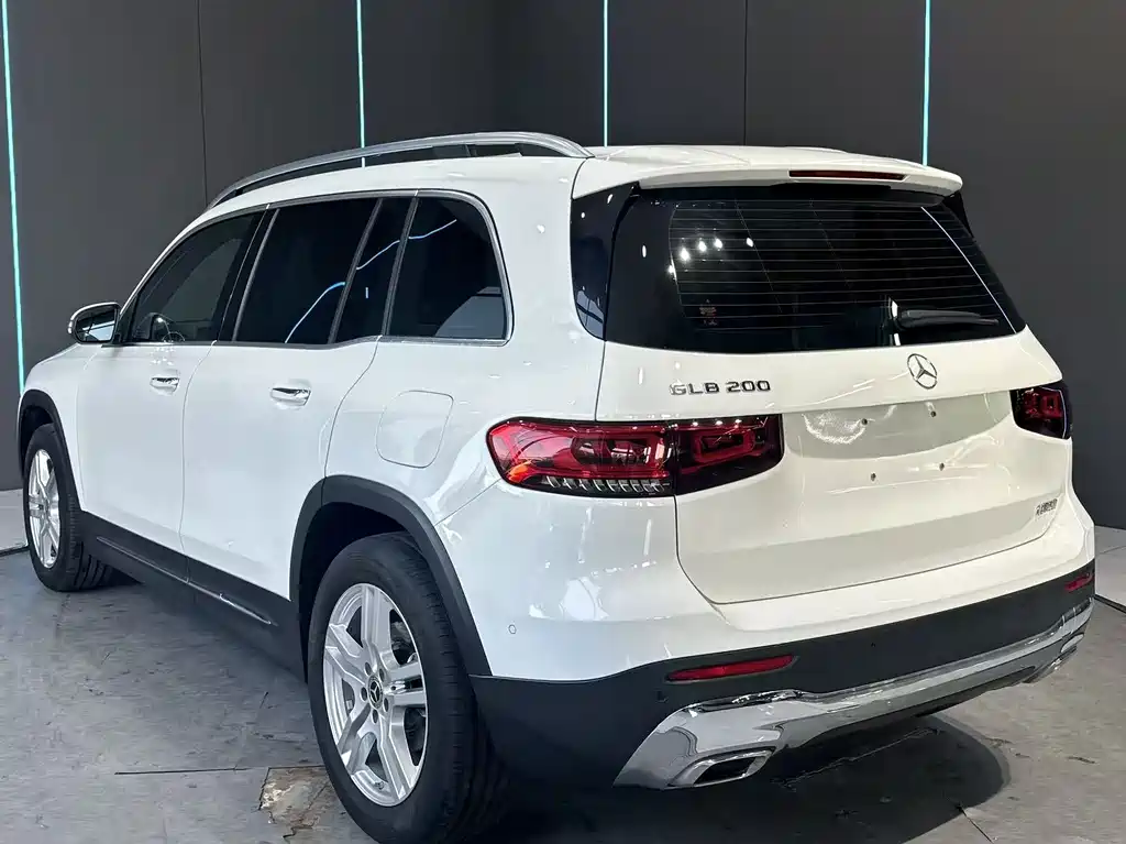 Mercedes-Benz GLB — миниатюра 8