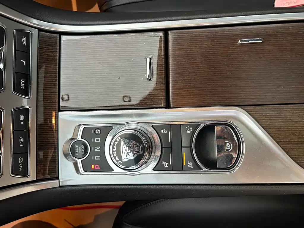 Jaguar XF — миниатюра 14