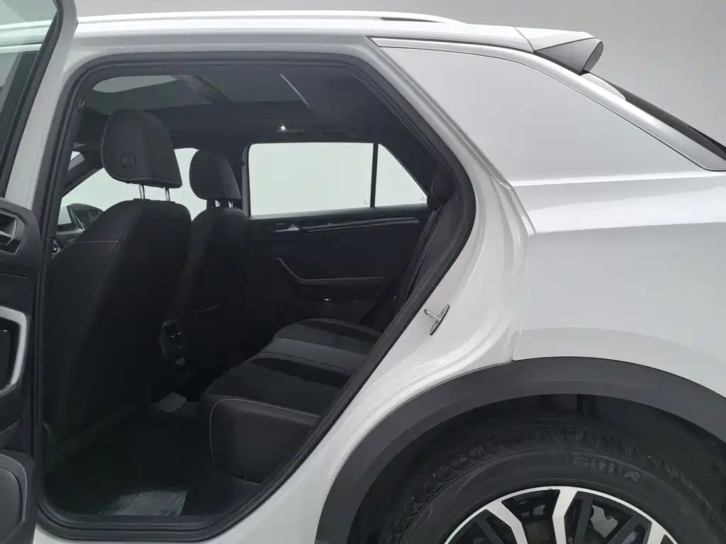 Volkswagen T-Roc — миниатюра 15