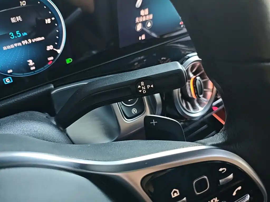 Mercedes-Benz GLB — миниатюра 14
