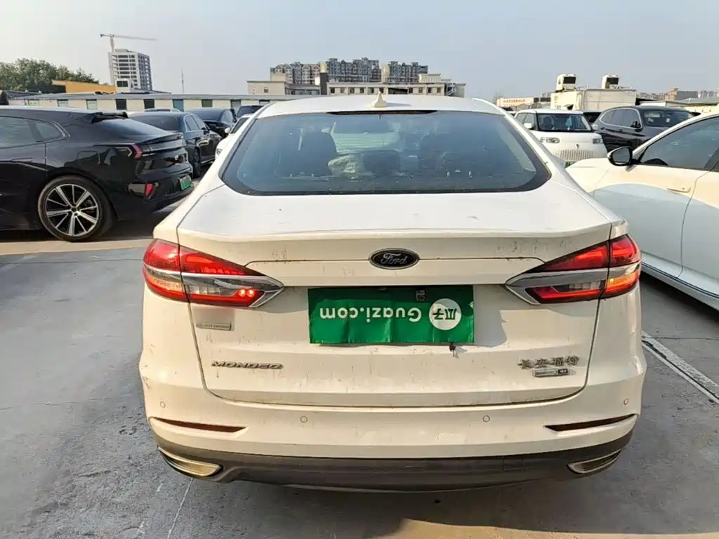 Ford Mondeo — миниатюра 6