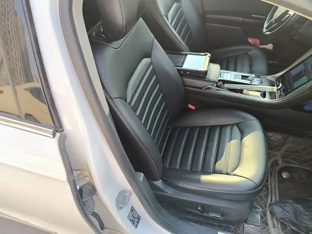 Ford Mondeo — миниатюра 25