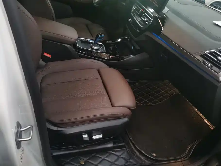 BMW iX3 — миниатюра 8