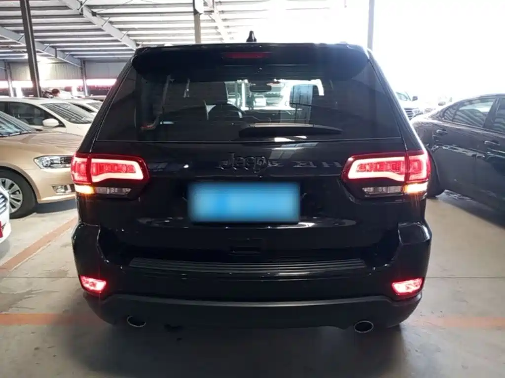 Jeep Grand Cherokee (Import) — миниатюра 6