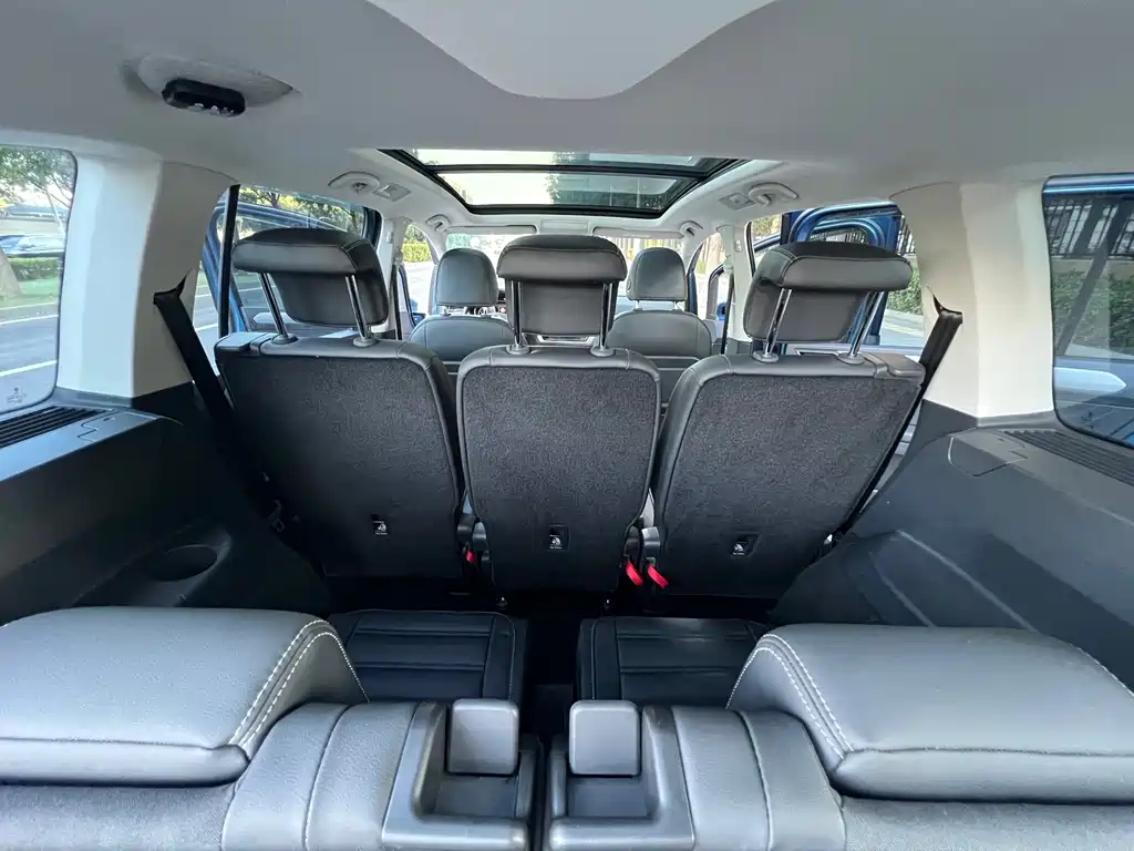Volkswagen Touran — миниатюра 6