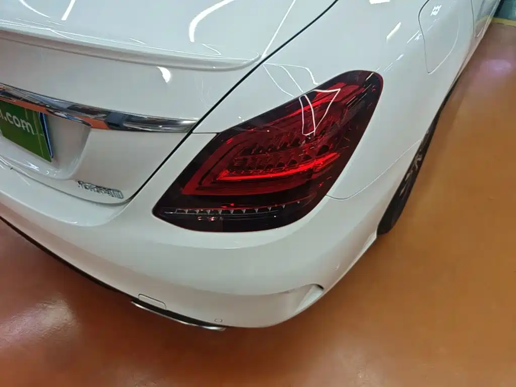 Mercedes-Benz C-Class — миниатюра 8