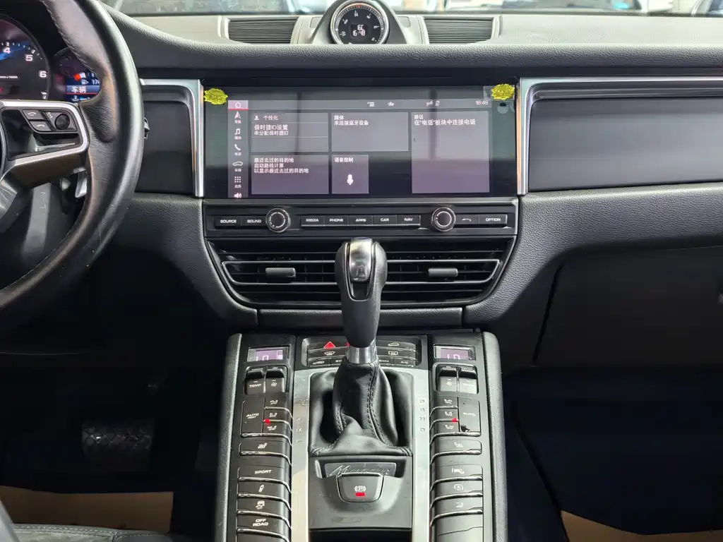 Porsche Macan — миниатюра 15