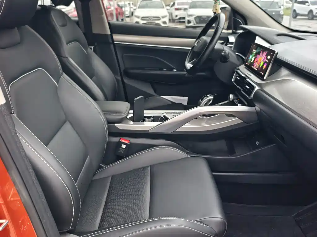 Geely Binyue — миниатюра 8