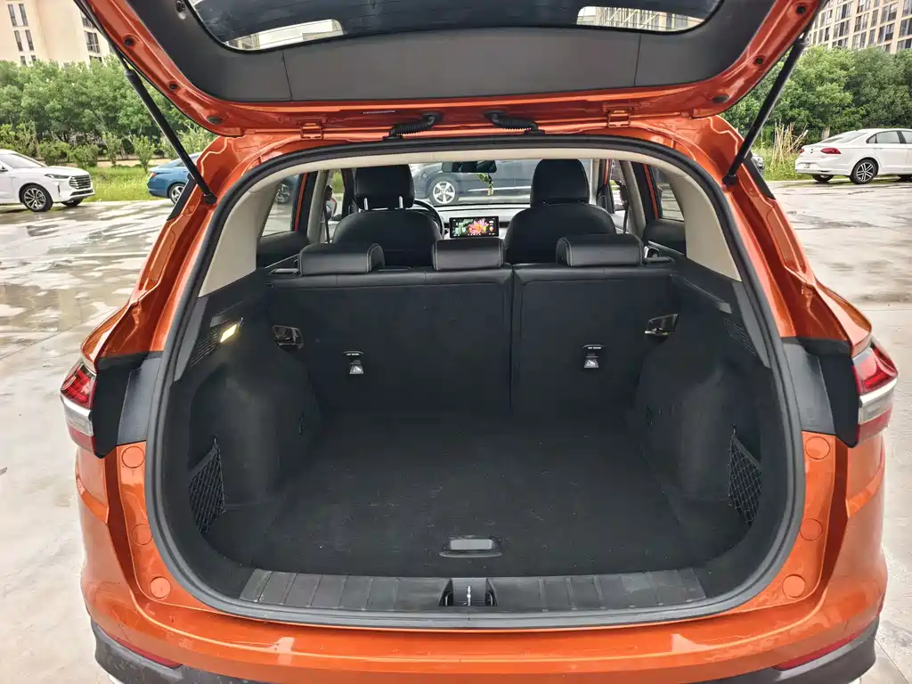 Geely Binyue — миниатюра 10
