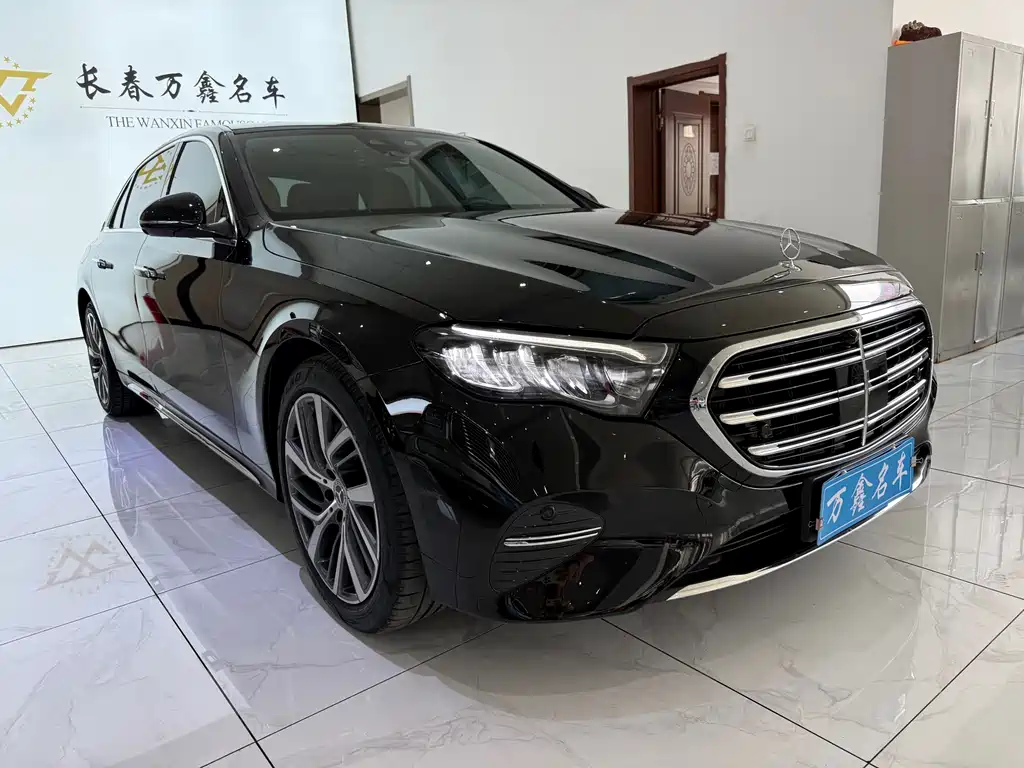 Mercedes-Benz E-Class — миниатюра 3