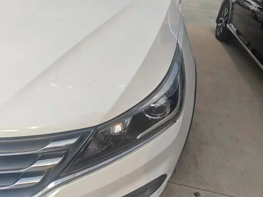 Baojun 310W — миниатюра 5