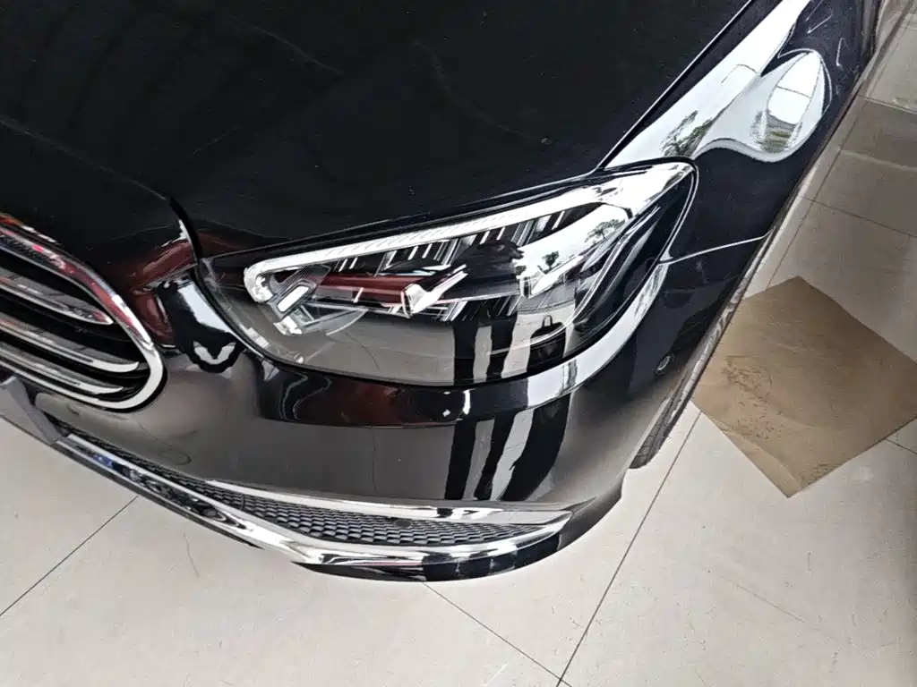Mercedes-Benz E-Class — миниатюра 24