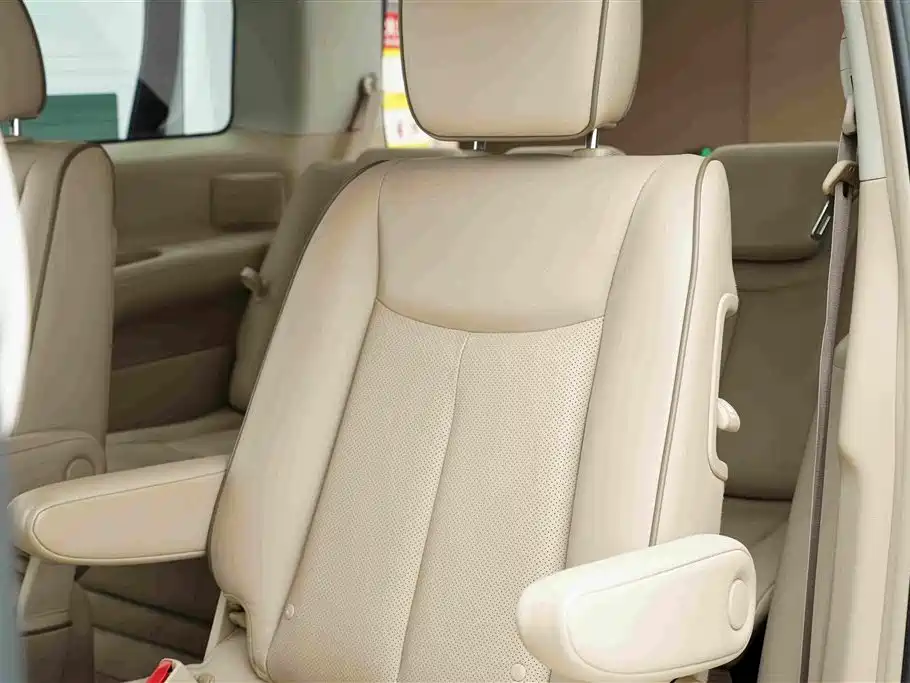 Nissan Quest — миниатюра 14