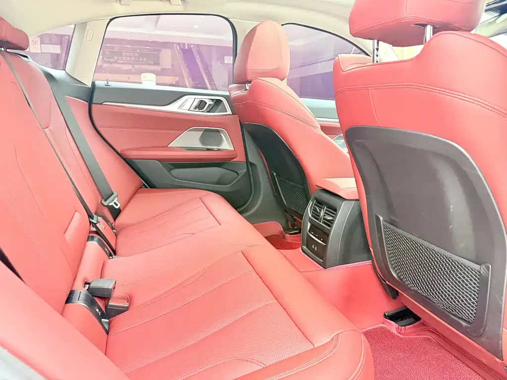 BMW i4 — миниатюра 8