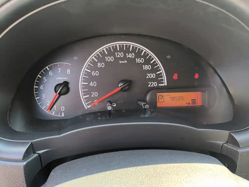 Nissan Sunny — миниатюра 12