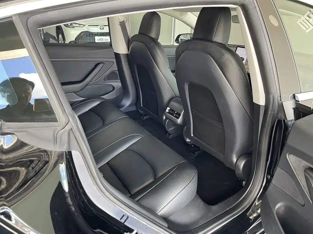 Tesla Model 3 — миниатюра 29