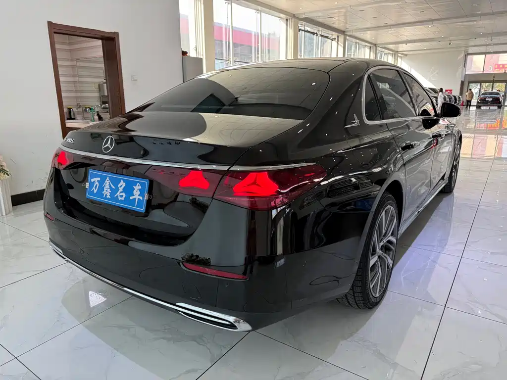 Mercedes-Benz E-Class — миниатюра 19
