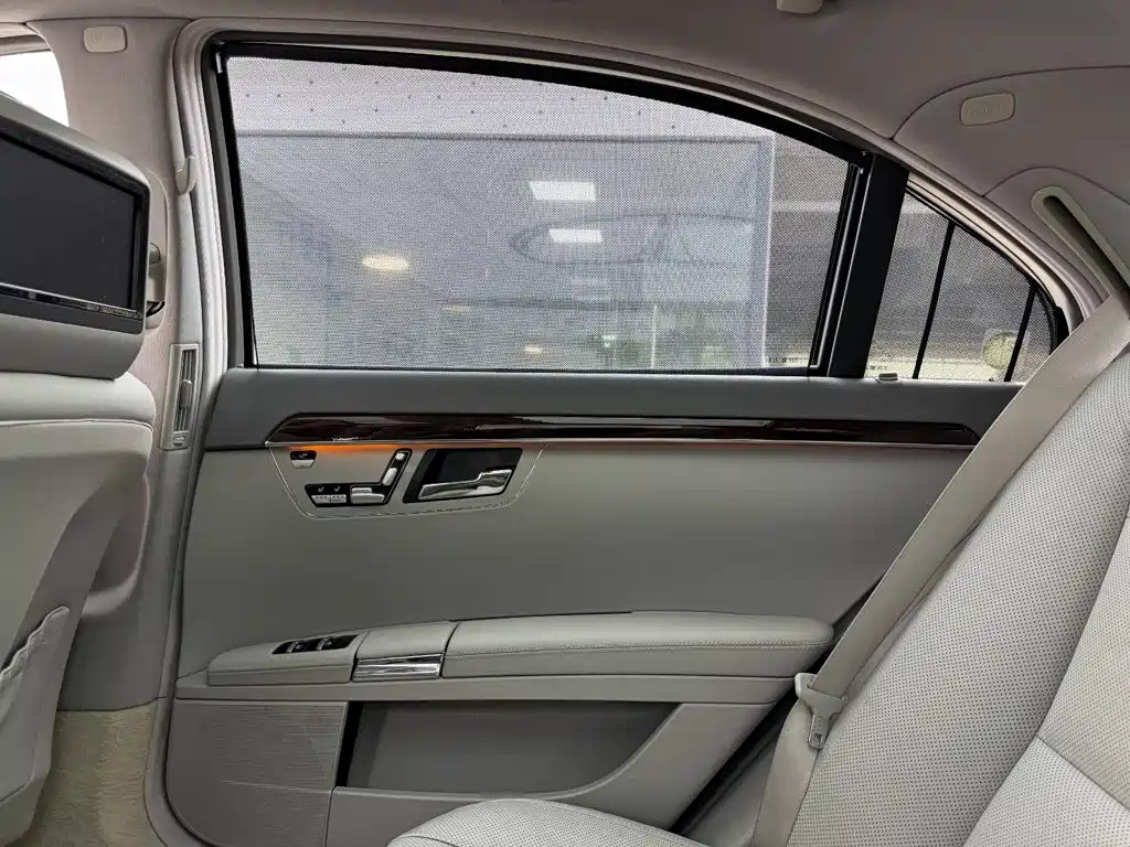 Mercedes-Benz S-Class — миниатюра 23