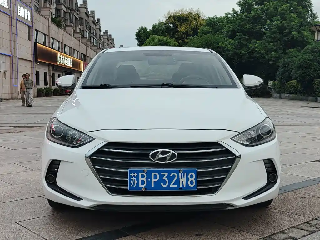 Hyundai Elantra — миниатюра 2