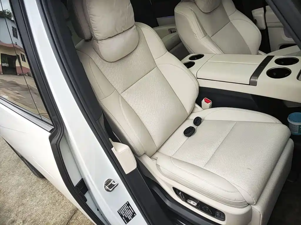 Li Auto Li MEGA — миниатюра 25