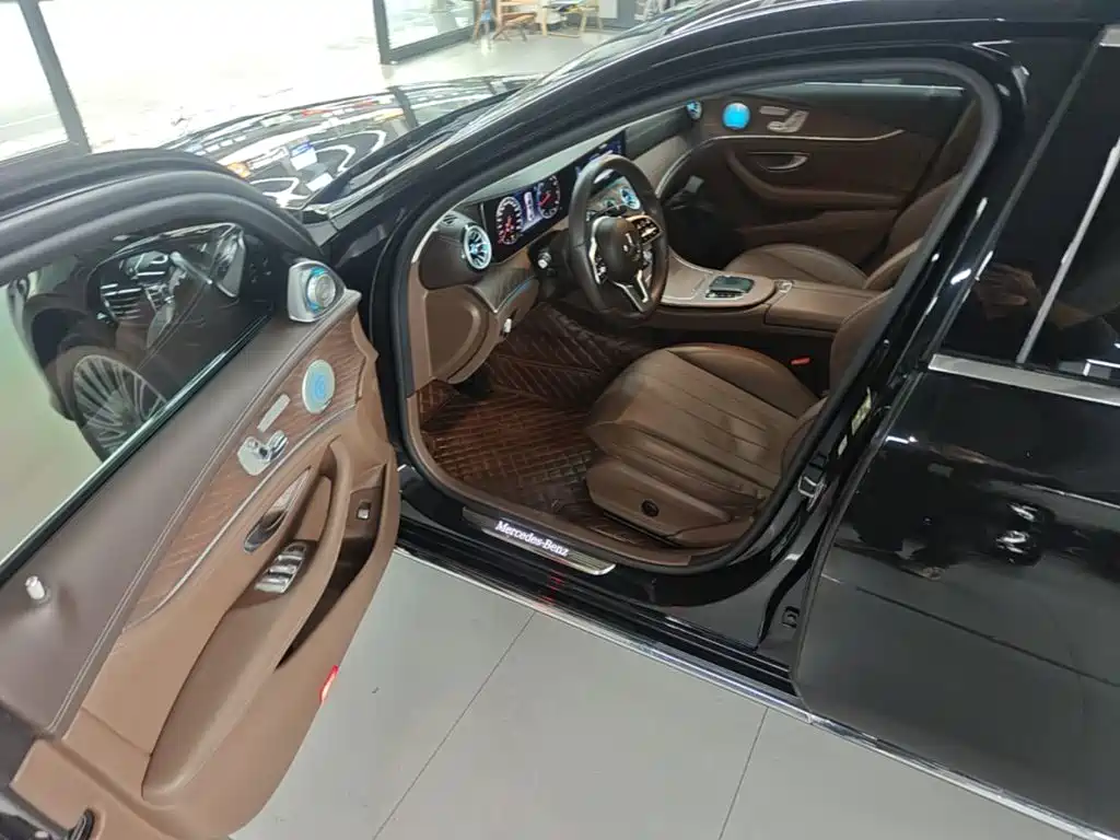 Mercedes-Benz E-Class — миниатюра 16