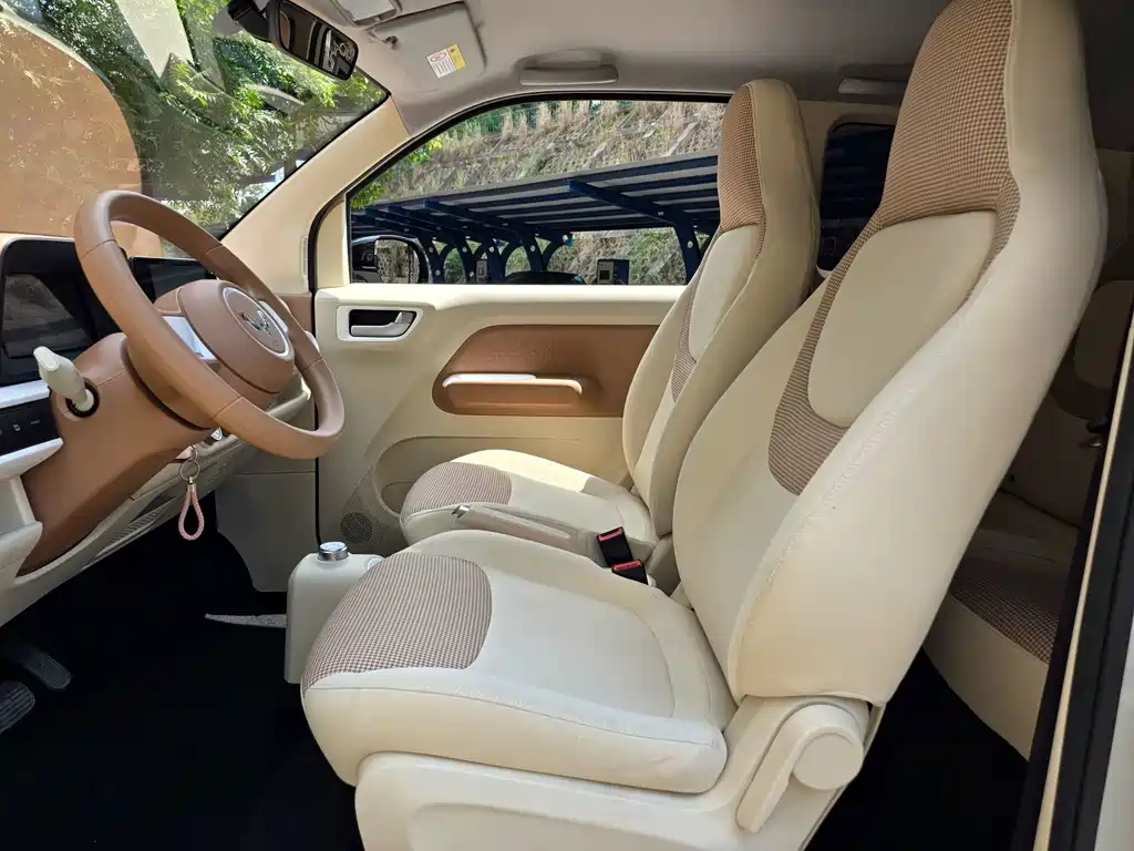 Wuling MINIEV — миниатюра 11