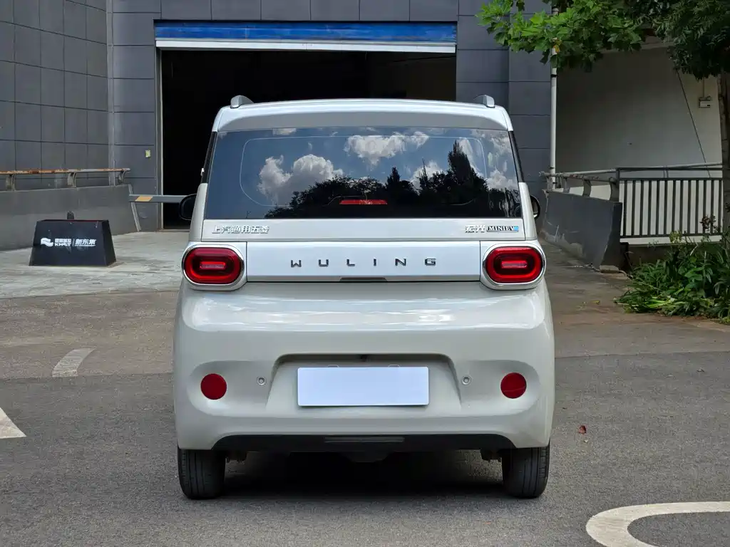 Wuling MINIEV — миниатюра 6