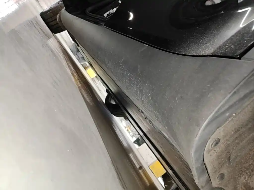 Tesla Model Y — миниатюра 22