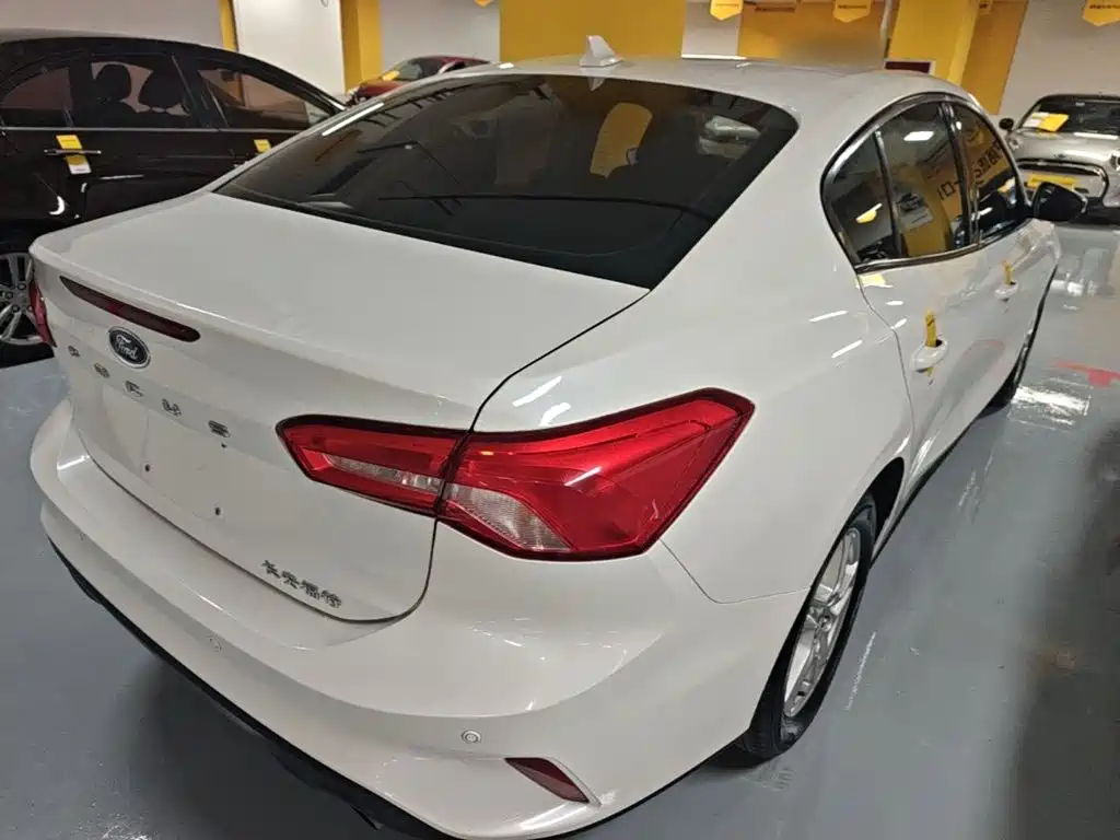 Ford Focus — миниатюра 7