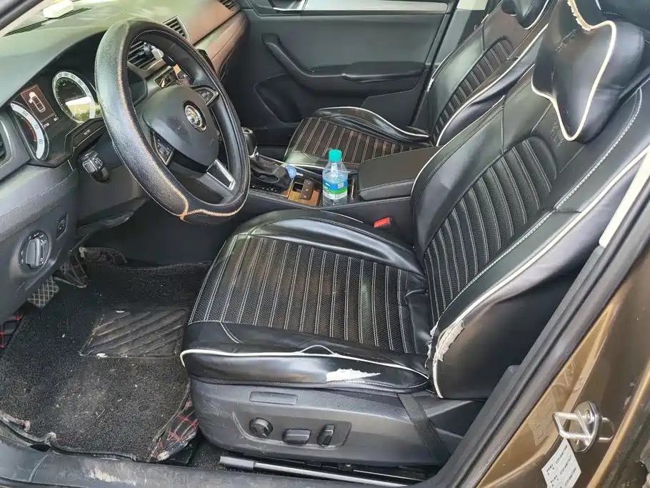 Skoda Superb — миниатюра 9