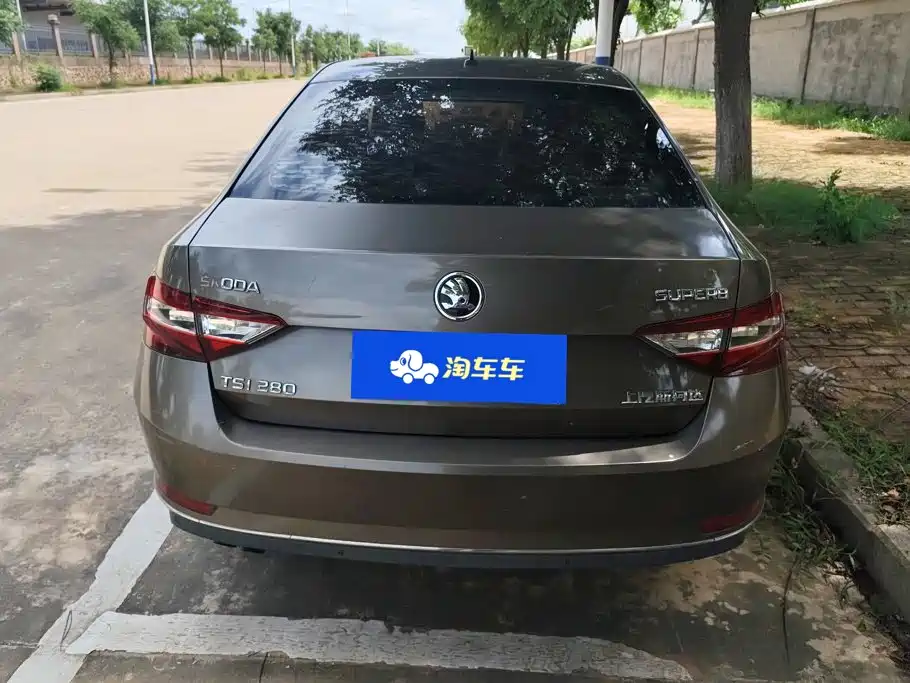 Skoda Superb — миниатюра 4