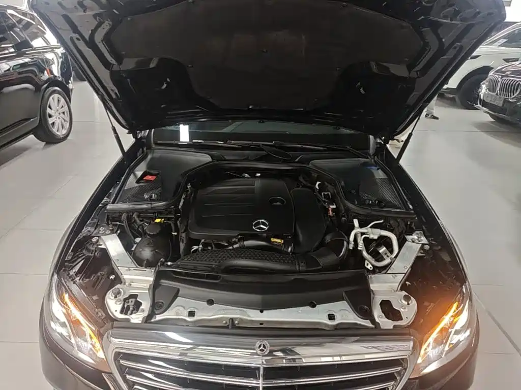 Mercedes-Benz E-Class — миниатюра 20