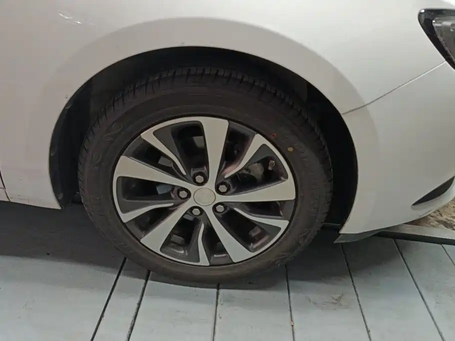 Buick Excelle — миниатюра 6