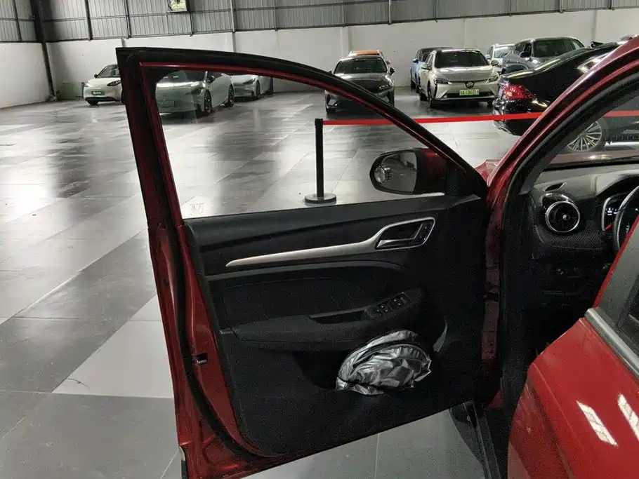 MG ZS — миниатюра 7