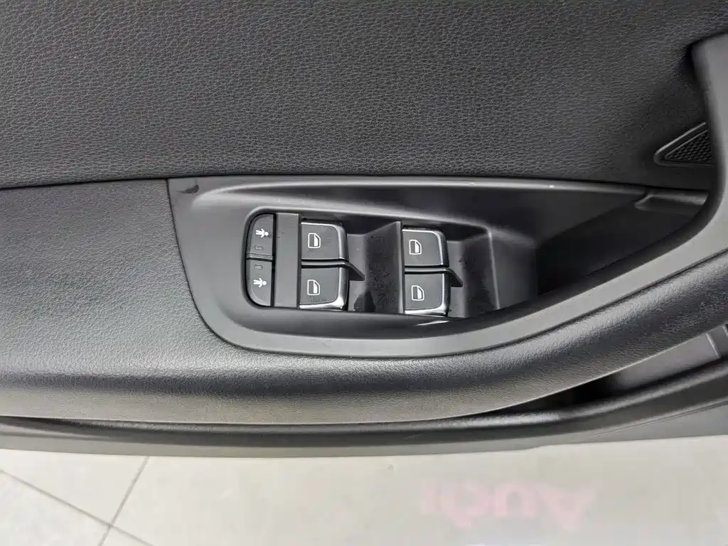 Audi A6L — миниатюра 9