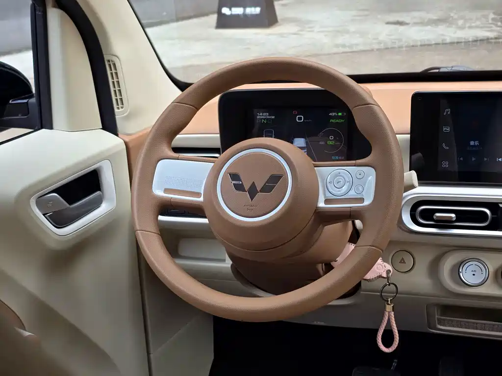 Wuling MINIEV — миниатюра 9