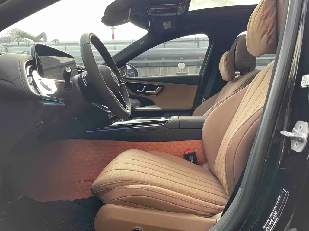 Mercedes-Benz E-Class — миниатюра 4