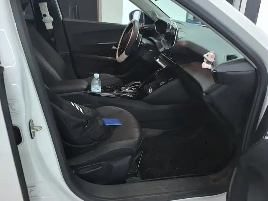 Peugeot 2008 — миниатюра 8