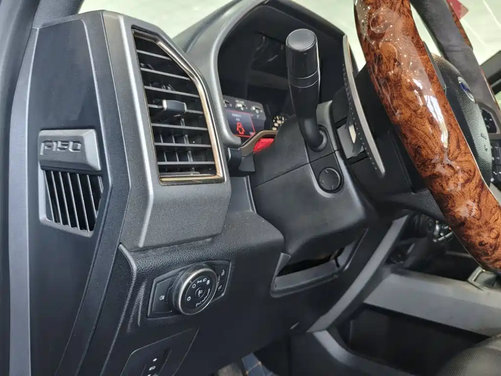 Ford F-150 Raptor — миниатюра 8