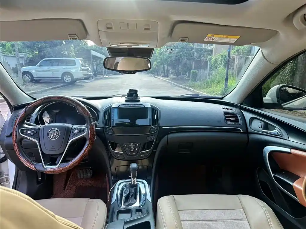 Buick Regal 2015 1.6T Elite