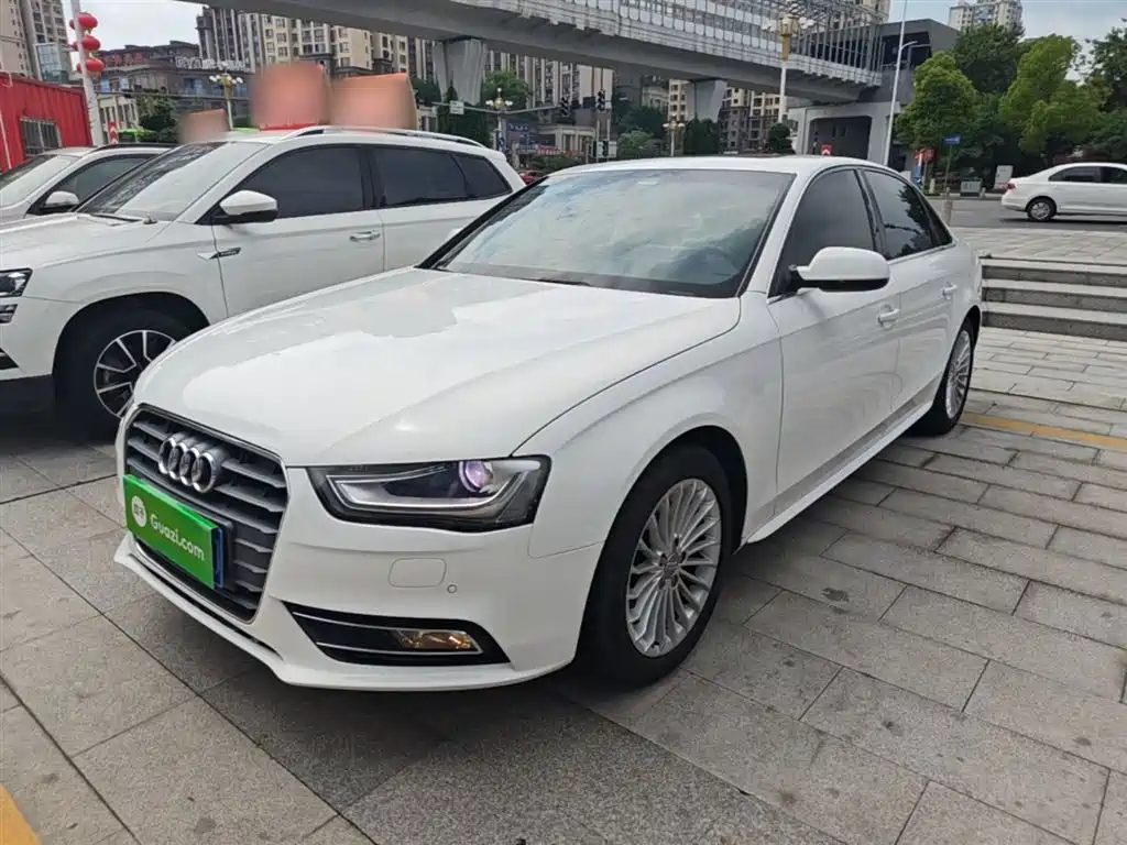 Audi A4L 2015